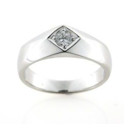 Billede af Herrering massiv, brilliant 0,30 w/vs. plade 6*6 mm., båndring 14 kt. hvg.