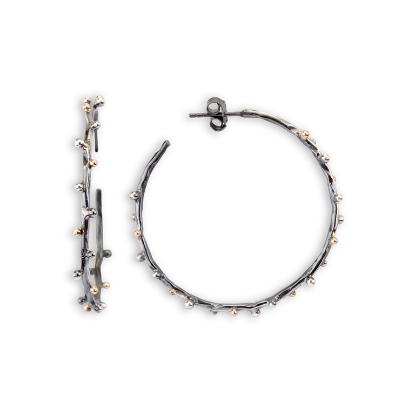 Billede af By Birdie Urban Harlem ørecreoler sort rhodineret sølv m.14kt kugler