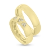 Billede af Vielses & Forlovelses ringe, damer. 3 hjerter med 3 brill. a 0,015 w/vs. fattet i hjerter 14 kt.