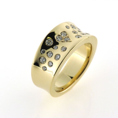 Billede af Ring fattet med 19 brillanter 14 kt.