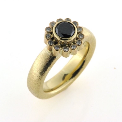 Billede af Ring med roset (rosetring) sort brill. + 13 brill. 14 kt.