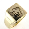 Billede af Herrering med 2 pålod. bogstaver el. monogram, massiv lukket bund, plade 17,5*15,5 mm. 8 kt.