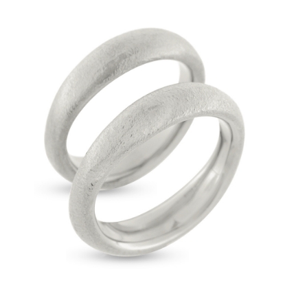 Billede af Forlovelsesringe, massiv 'bølget' 925s sølv