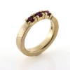 Billede af Alliancering 3 rubiner a ca. 0,10 ct. 14 kt.