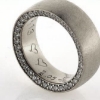 Billede af Ring med 32 brill. a 0,01 w/vs. på en side br. 6 mm. 14 kt. hvg.