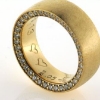 Billede af Ring med 32 brill. a 0,01 w/vs. på en side br. 6 mm. 14 kt.