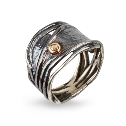 Billede af By Birdie Hubble Silver ring sort rhodineret sølv m.14kt og m. 1 x 0,10 ct diamant (str. 52-60)
