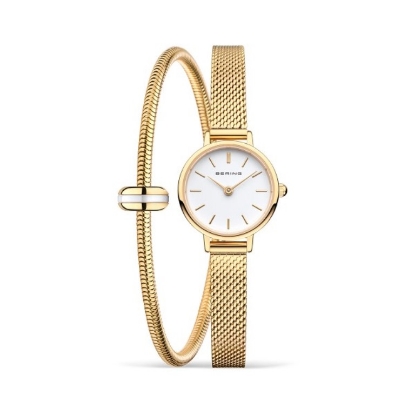 Billede af Bering Classic Gift Set Lovely, stål mesh lænke, safirglas, 3 ATM watch + armbånd m. charm (190mm)
