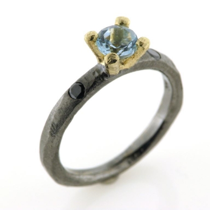 Billede af Ring blå topas 6,0 mm., 2* 0,08 black 14 kt.