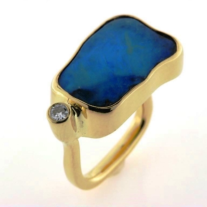 Billede af Opal ring med brillant 0,10 w/vs., opal 19*12,5 mm. 14 kt.