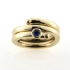 Billede af Ring spiral snoet, isat 3 mm. blå safir, 3 mm. tråd 8 kt.