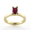 Billede af Ring med oval fac. rubin (uklar) 14 kt.