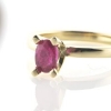 Billede af Ring med oval fac. rubin (uklar) 14 kt.