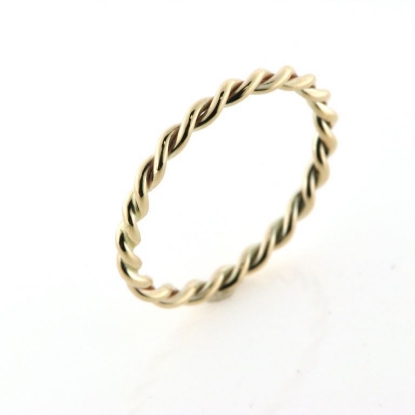 Billede af Ring snoet tråd (af gl. guld) 8 kt.