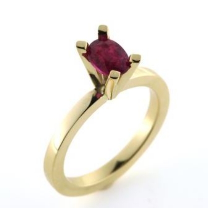 Billede af 1 Ring med oval fac. rubin 14 kt.