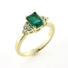 Billede af Ring med smaragd ca. 7*5 mm. og 6 brillanter a 0,04 w/vs. 14 kt.