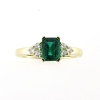 Billede af Ring med smaragd ca. 7*5 mm. og 6 brillanter a 0,04 w/vs. 14 kt.