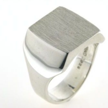 Billede af Herrering massiv, lukket bund, plade 16*15 mm.