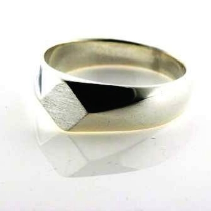 Billede af Herrering massiv, plade 6*6 mm., båndring 14 kt. hvg.