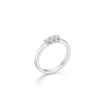 Billede af Mads Z "Crown Alliance" ring 14 kt hvg m. 3 x 0,04 ct w/si brillanter (str. 50-60)