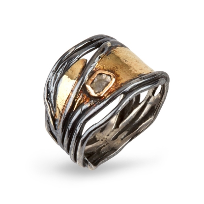 Billede af By Birdie Hubble Gold ring sort rhodineret sølv m.14kt guldpynt og m. 1 x 0,10 ct diamant (str. 52-60)