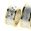 Billede af Ringe 14 kt. + 14 kt. hvg., d-ring 8 mm. med 5 brill. 2* 0,02, 2* 0,03, 1* 0,04 w/vs. herrering 10 mm. bred