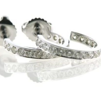 Billede af Ørestik 14 kt. hvg. 34 brillanter a 0,02 ct.