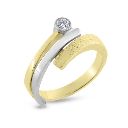 Billede af Ring brill. 0,05 w/vs skinne hvg, pynt gulguld 14 kt.