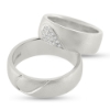 Billede af 1 par ringe med ½ hjerte på hver ring, i damering paveret 16 brill. a 0,01 w/vs. 925s