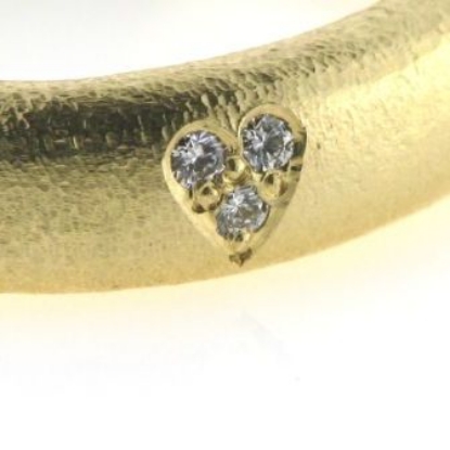 Billede af Brill. 3* 0,005 w/vs. fattet i hjertefacon