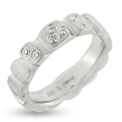 Billede af Ring med felter, 7  brill. a 0,01 w/vs. 14 kt. hvg. (gigtring)