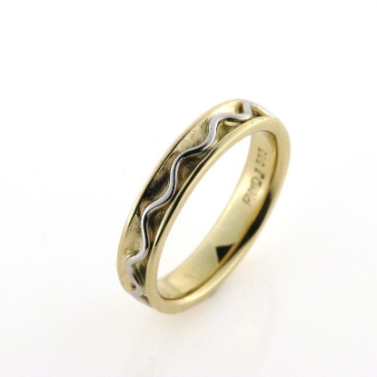 Billede af Ring med hvg. bånd 14 kt.