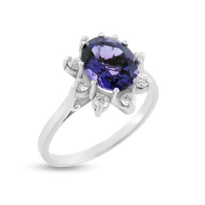 Billede af Rosetring med ægte ametyst  10*8 mm. & 8 * brill. a 0,05 w/vs. 14 kt. hvg.