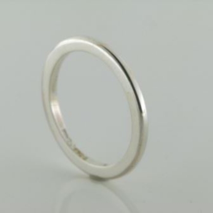 Billede af Garderring,bredde 1,5 mm., tyk. 2,1 mm. 14 kt. hvg.