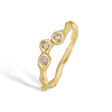 Billede af By Birdie Zenith Triple Brillant ring 14 karat guld m. 0,15ct. brillant (str. 54)