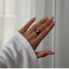 Billede af By Birdie Urban Harlem Buds Perle ring sort rhodineret sølv m.14 kt guldpynt og ferskvandsperle + 0,05 ct. diamant (str. 52)