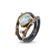 Billede af By Birdie Zeus Dubeca Aqua Raw ring sort rhodineret sølv og 14kt guld, aquamarin og brill. 0,05 ct str. 60