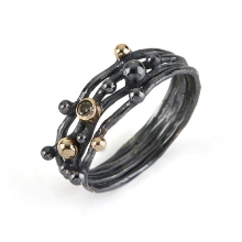 Billede af By Birdie Urban Harlem Buds-4 ring sort rhodineret sølv m.14kt m. 0,05 ct brillant str. 60