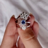 Billede af Sapphire Devotion ring i 14 kt. hvg. m. safir og brillanter