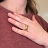Billede af Ring bølget med felter, massiv, br. 9,5 mm. 8 kt.