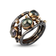 Billede af By Birdie Kepler ring sort rhodineret sølv m.14kt, keshi perler og m. ialt 0,10 ct brillant str. 53