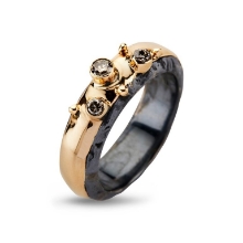 Billede af By Birdie Hamilton-3 ring sort rhodineret sølv m.14kt og 0,20ct. brillanter str. 57
