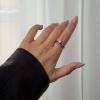 Billede af By Birdie Louise Perle ring sort rhodineret sølv m.14 kt. og 0,03ct. diamant + ferskvandsperle (str. 60)