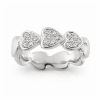 Billede af Ring hjerter, isat 3* 6 brill. i 3 hjerte, pavé fattet, 18*0,01 w/vs 14 kt. hvg. (hjertering)